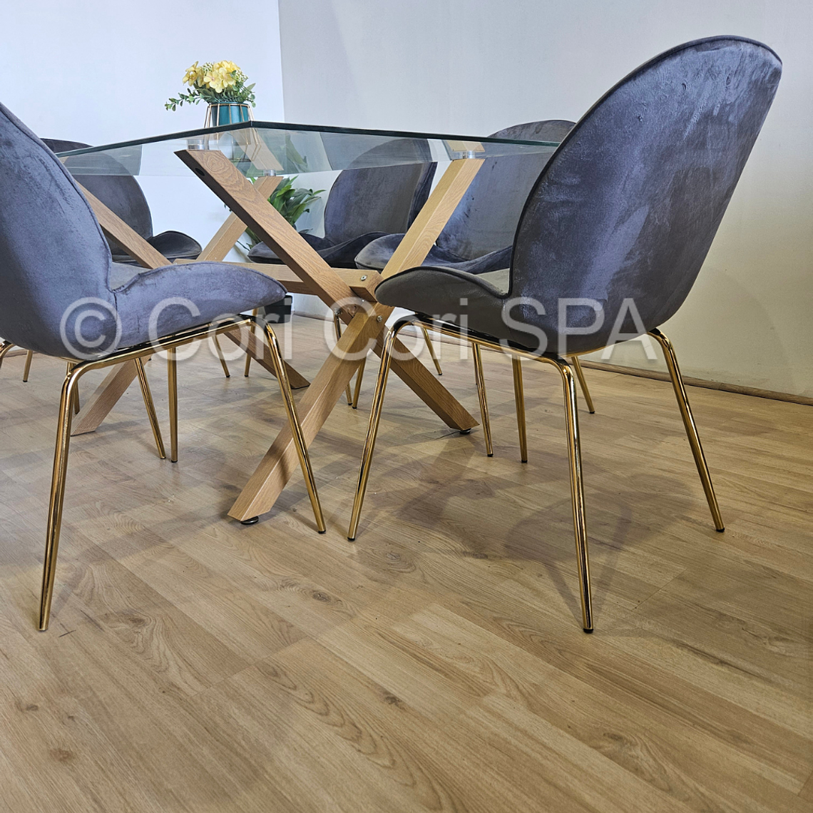 Comedor Medlock 140 x90cm + 4 Sillas Beetle 6