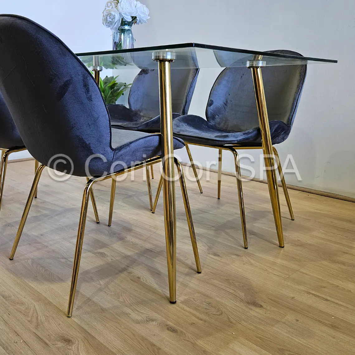 Comedor Rubi Gold 160x80cms + 4 Sillas Beetle 18
