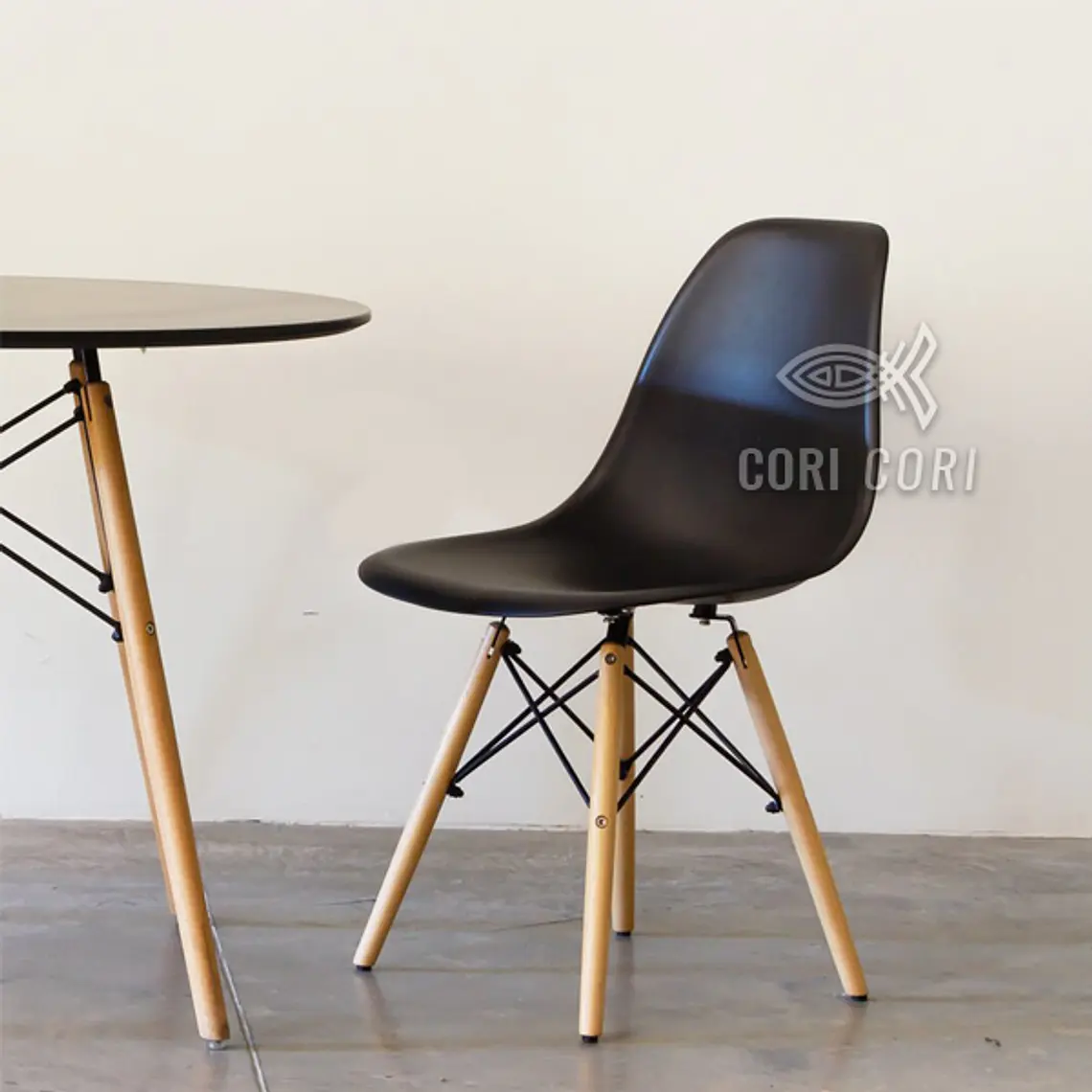 Comedor Rubi  130x80cm + 6 Sillas Eames 9