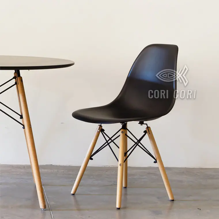 Comedor Rubi  130x80cm + 6 Sillas Eames 9