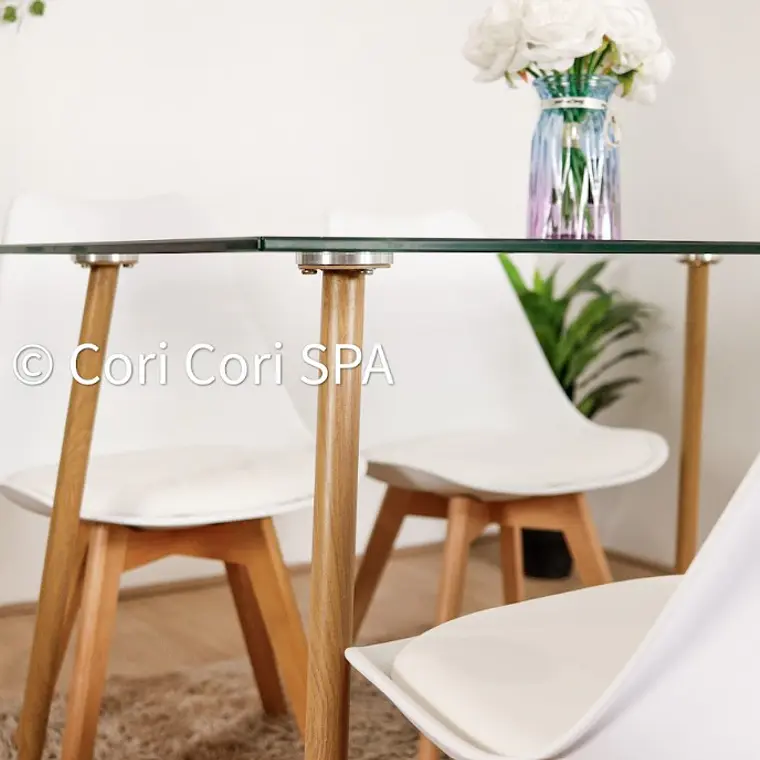 Comedor Rubi 130x80cm + 4 Sillas Tulip 10