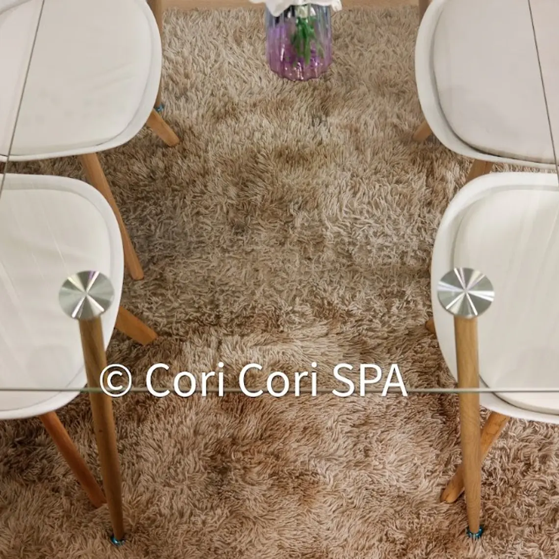 Comedor Rubi 130x80cm + 4 Sillas Tulip 12