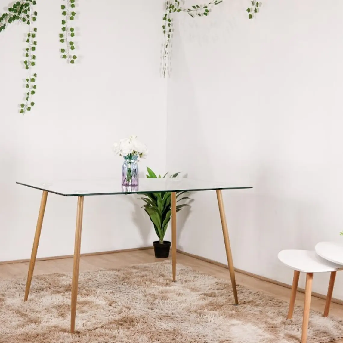 Comedor Rubi 130x80cm + 4 Sillas Tulip 13