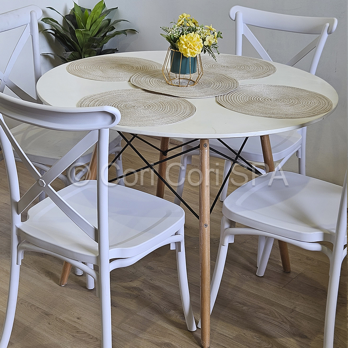 Comedor Mesa Eames Blanca 80cms + 4 Sillas Danubio 3