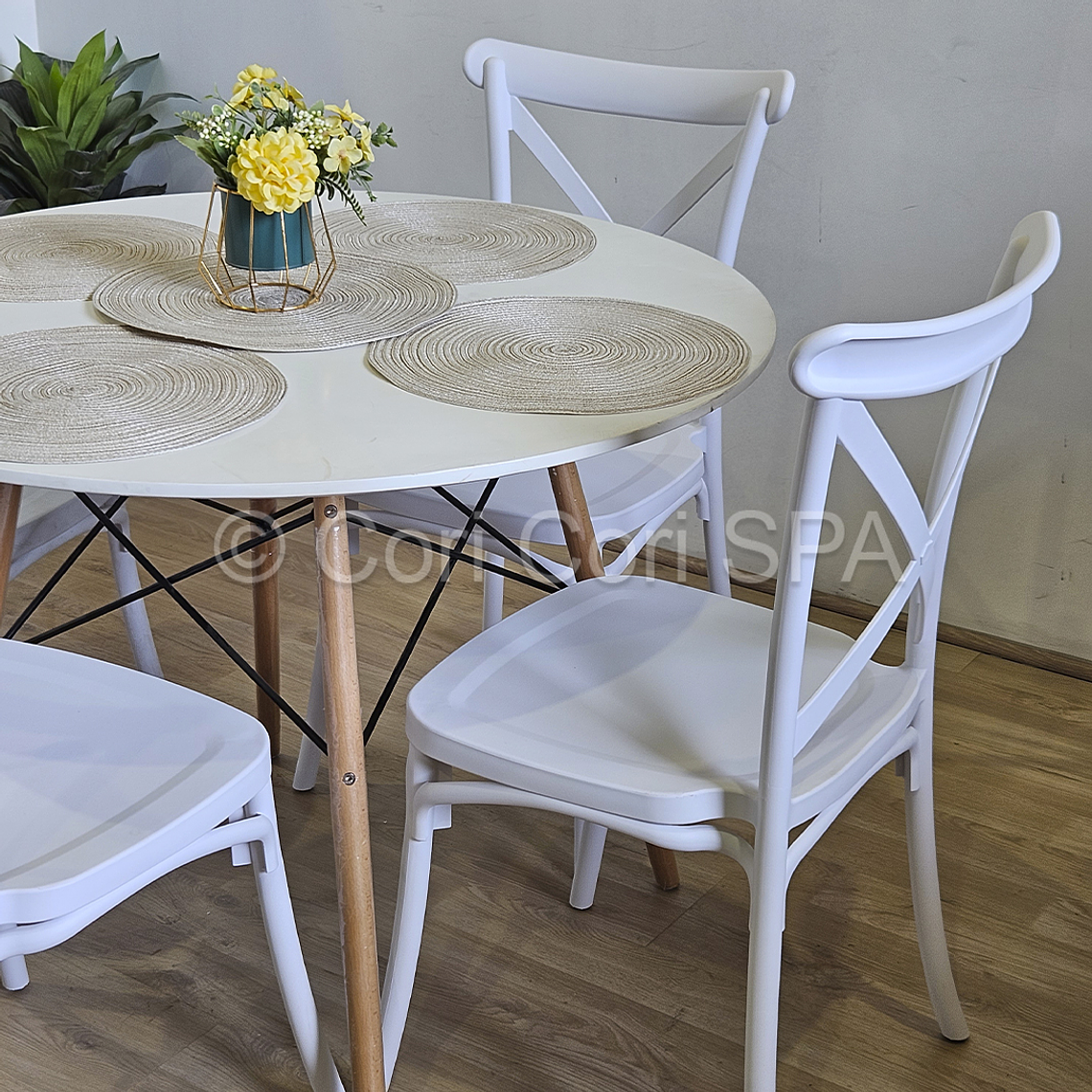 Comedor Mesa Eames Blanca 80cms + 4 Sillas Danubio 4