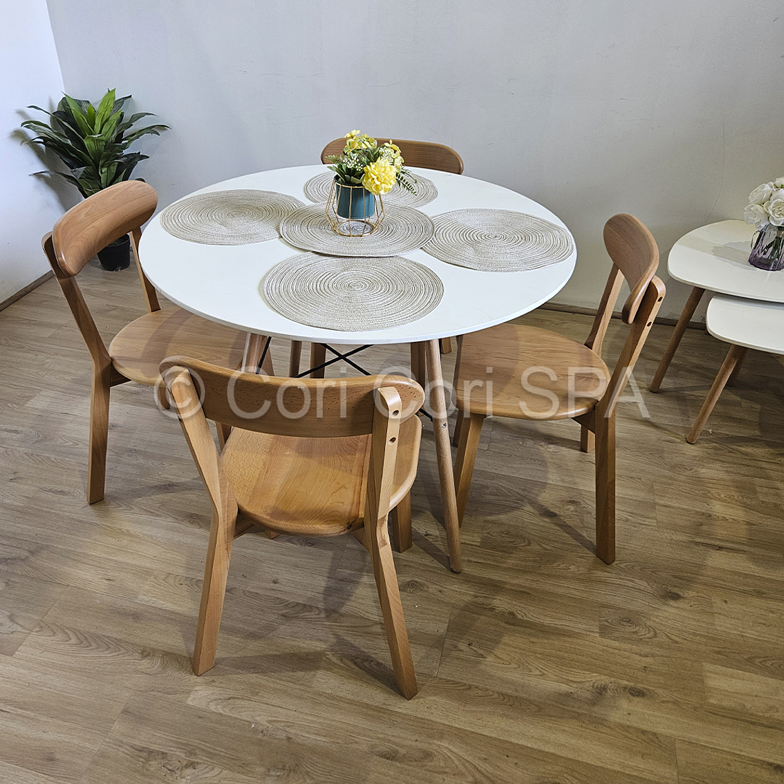 Comedor Mesa Eames Blanca 80cms + 4 Sillas Fresno  1