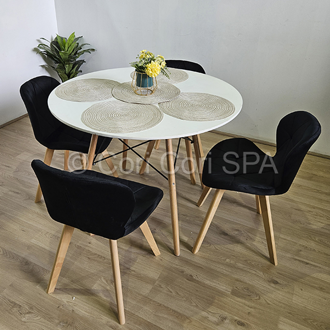 Comedor Mesa Eames Blanca 100cms + 4 Sillas Mariposa Velvet  1