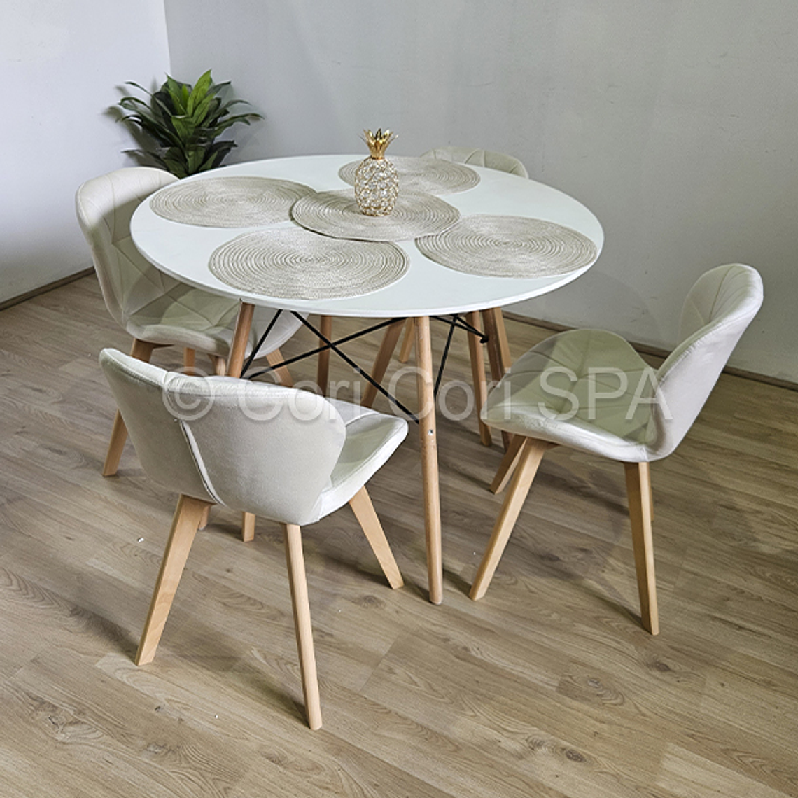Comedor Mesa Eames Blanca 80cms + 4 Sillas Mariposa Velvet  4