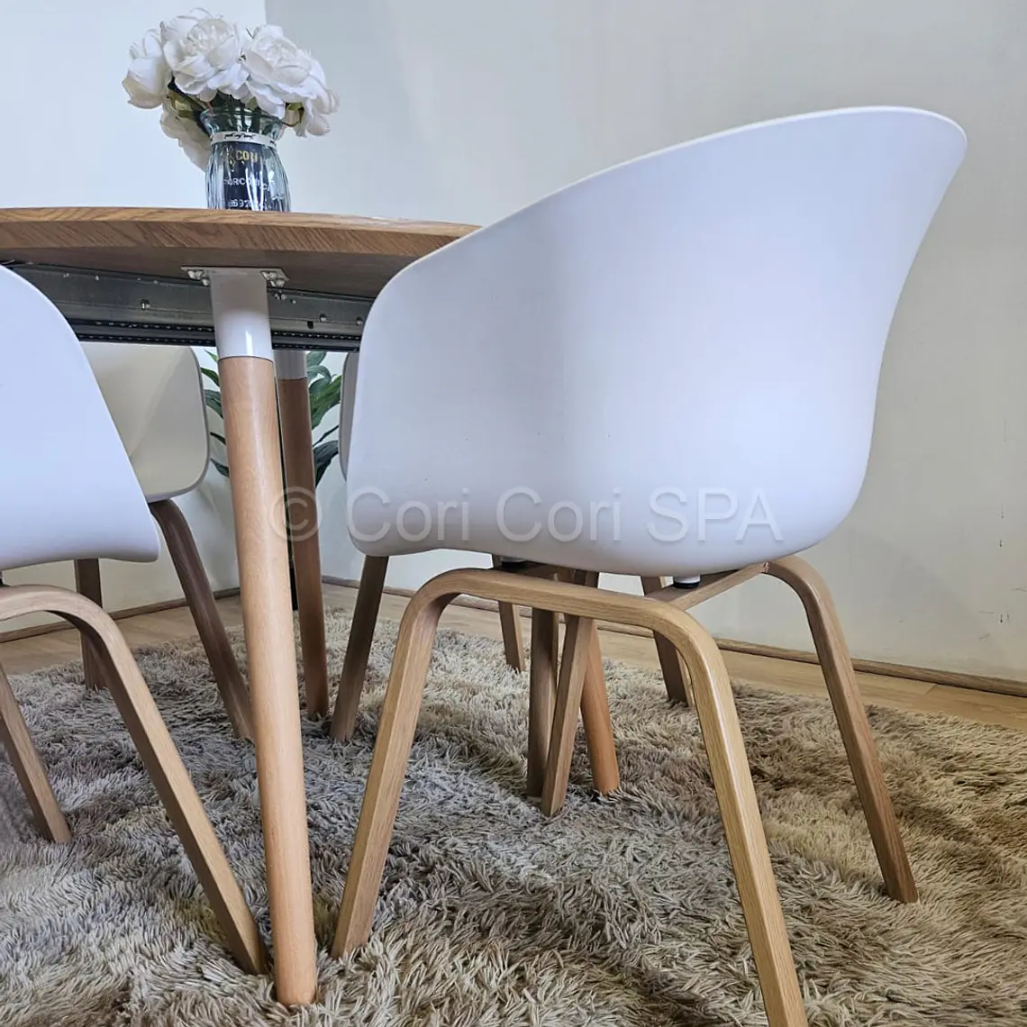 Comedor Mesa Expandible (100 - 180cms) + 4 Sillas Cup 3