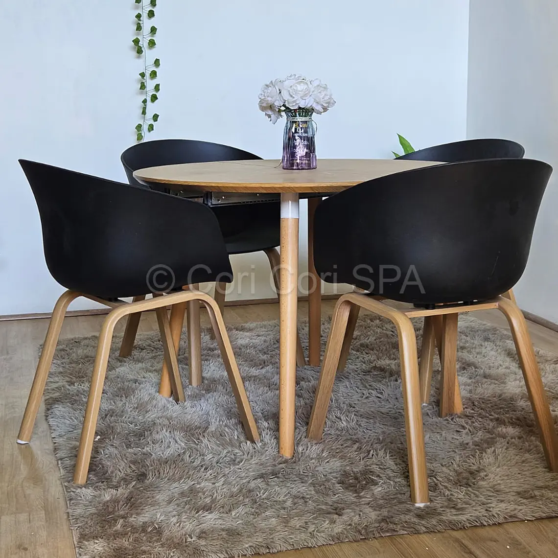 Comedor Mesa Expandible (100 - 180cms) + 4 Sillas Cup 4