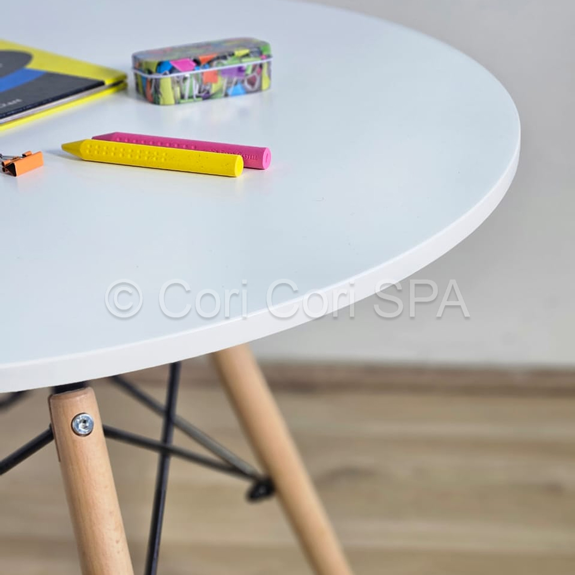 Mesa Eames Kids + 2 Sillas Danubio Kids 5