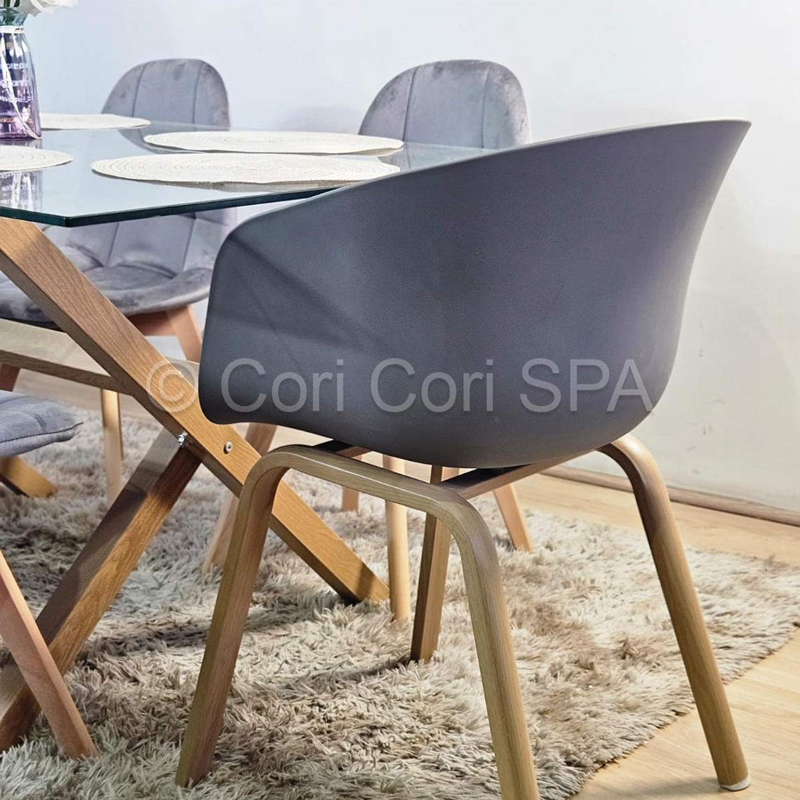 Comedor Medlock 140x90cm + 4  Sillas Capitonne Velvet + 2 Sillas Cup 3