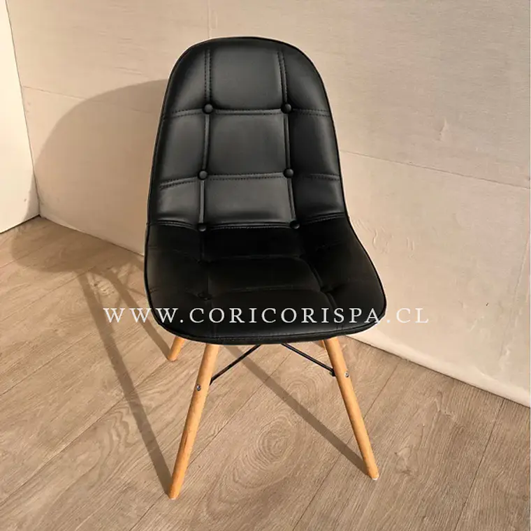 Comedor Rubi 130x80cms + 4 Sillas Capitonne Eames Ecocuero 10