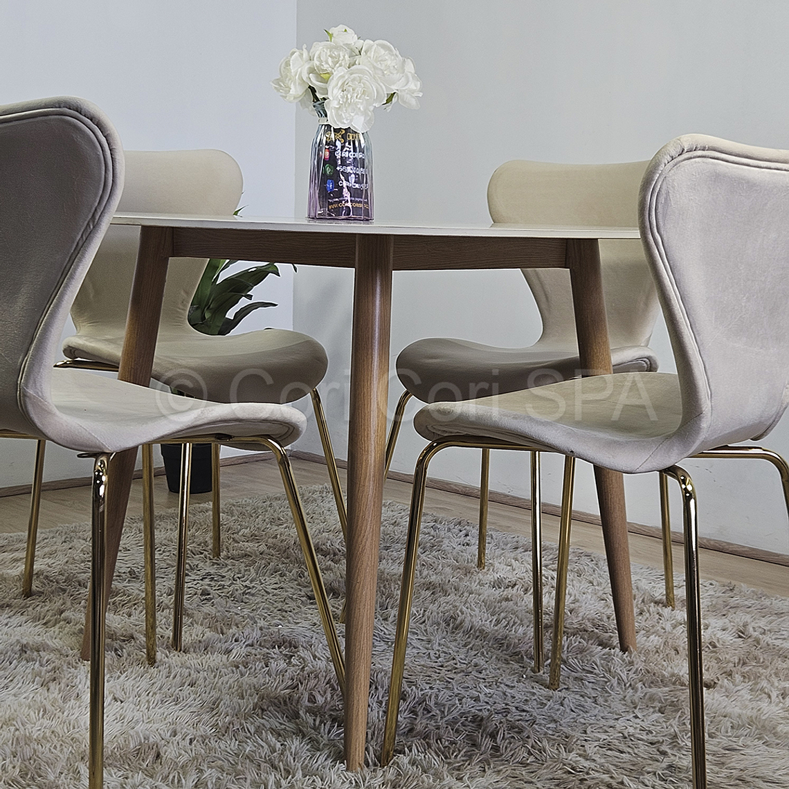 Comedor Mármol 100cm  + 4 Sillas Corazón 5