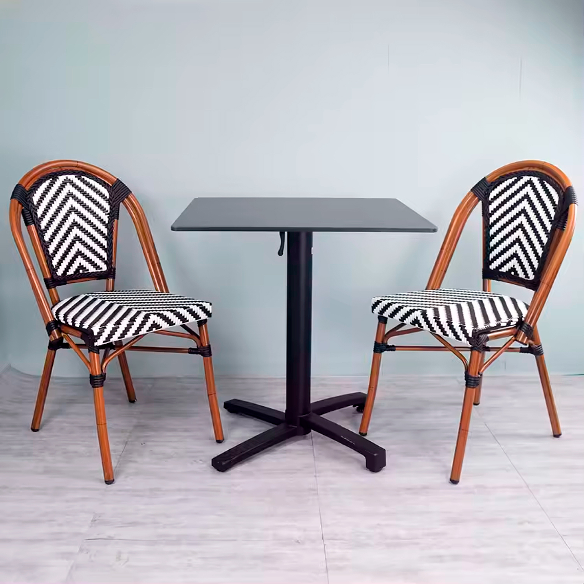 Silla Bistro Parisina Rattan - Blanca con negro 4