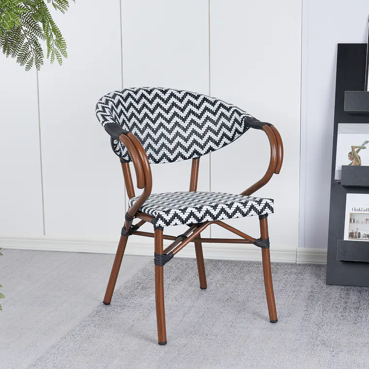 Silla Bistro Parisina Rattan con reposabrazos - Blanca con negro 1