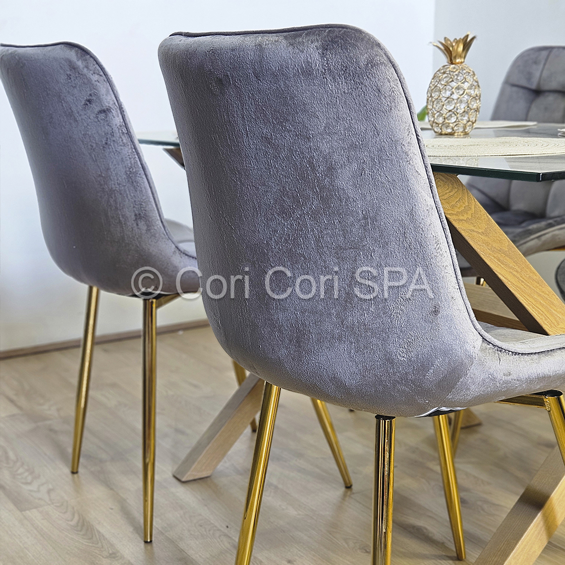 Comedor Medlock 140x90cm + 4 Sillas Capitonne Top Gold 9