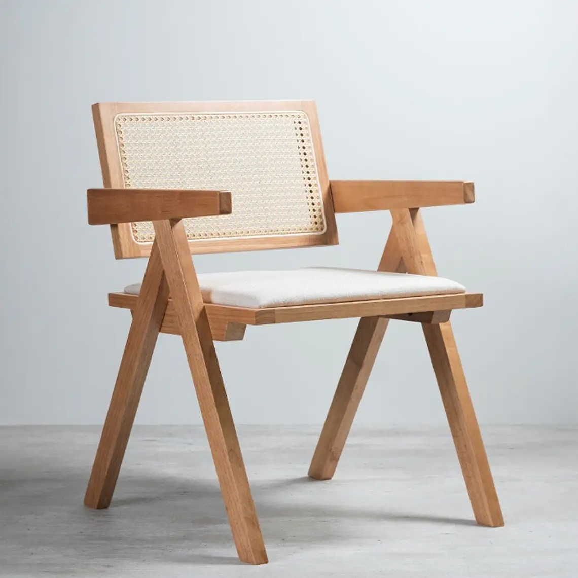 Silla Chandigarh Madera Rattan con cojin  2