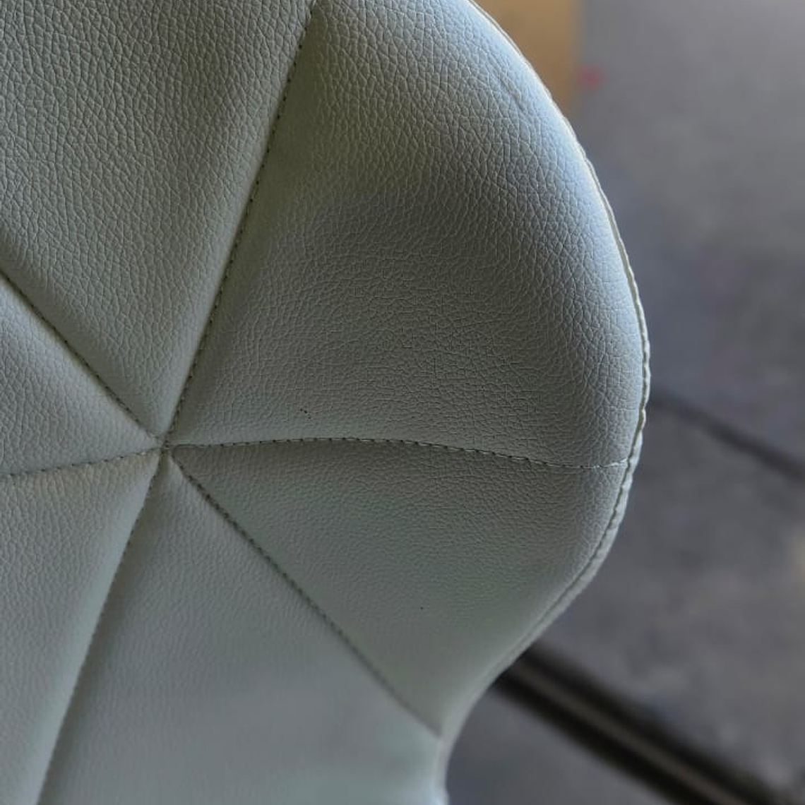 Silla Eames Mariposa Ecocuero GRIS (Segunda Selección) 3