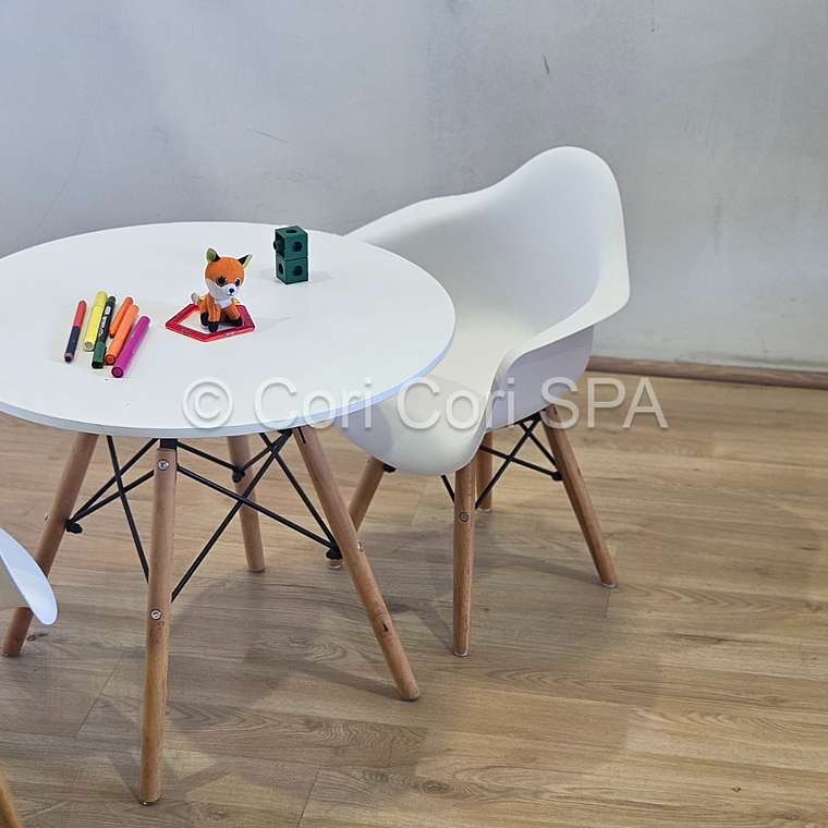 Pack Mesa Eames Kids + 2 Butacas Kids 8