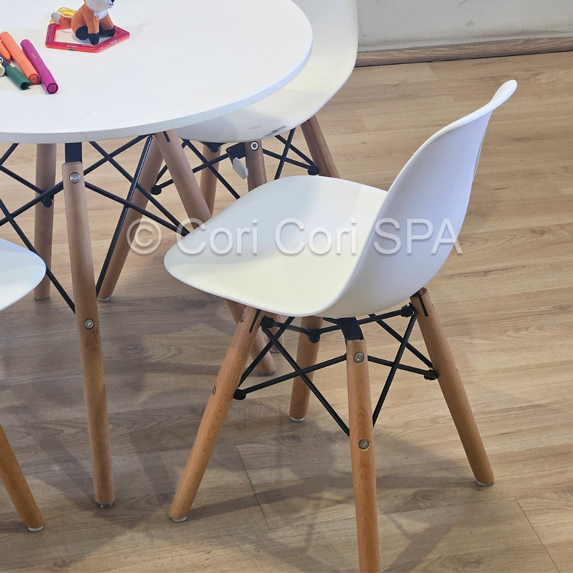 Pack Eames Kids (1 Mesa + 4 sillas) 5