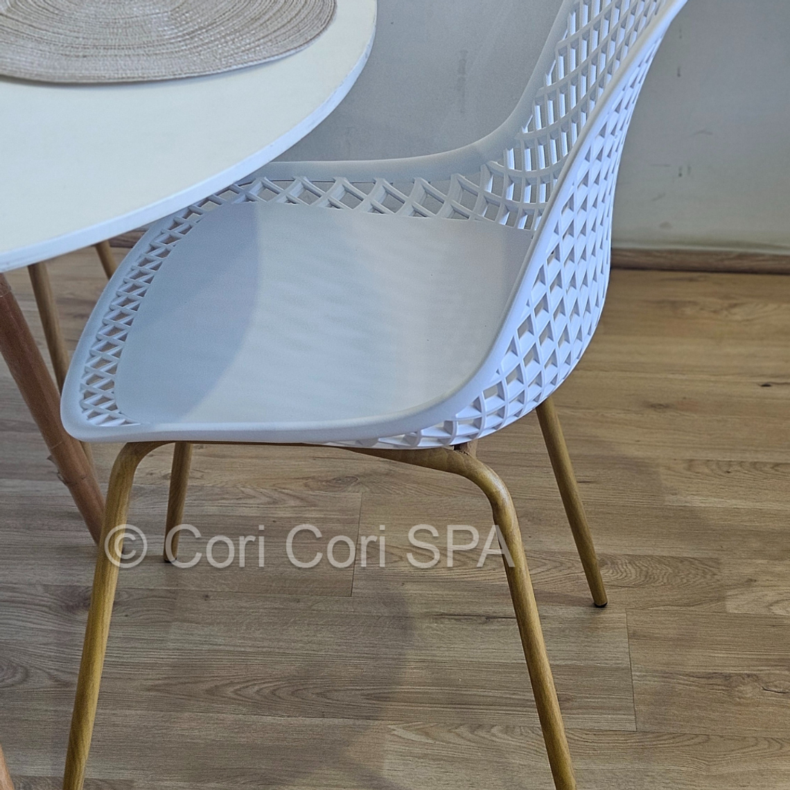 Comedor Mesa Eames Blanca 80cm + 4 Sillas Panal 7