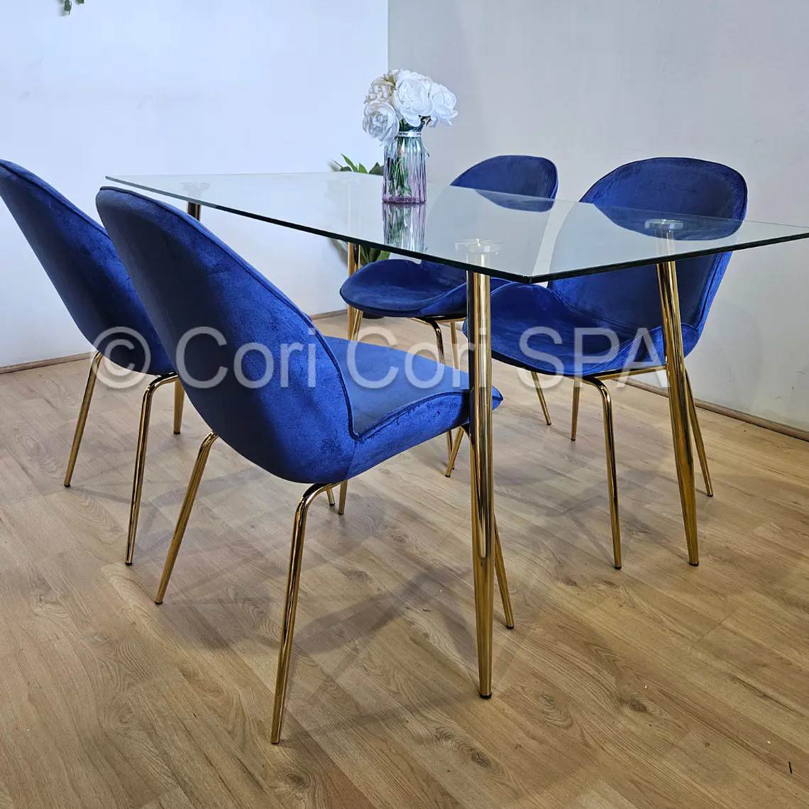 Comedor Rubi Gold 130x80cms + 4 Sillas Beetle 3