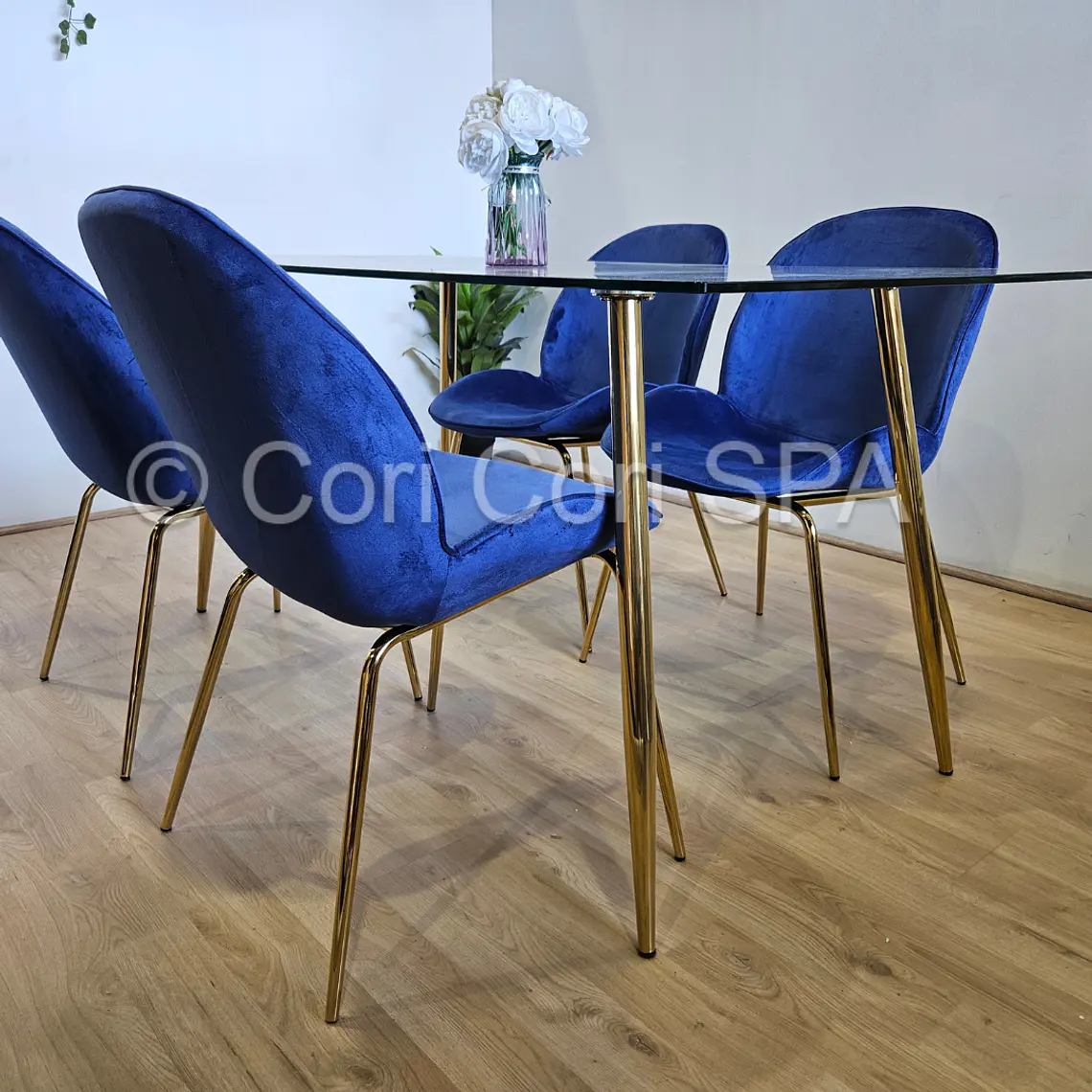 Comedor Rubi Gold 130x80cms + 4 Sillas Beetle 5