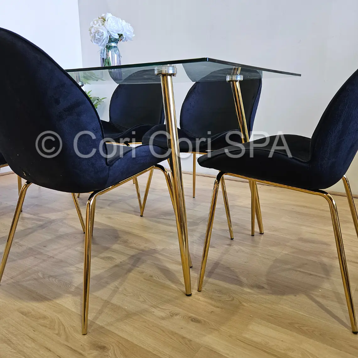 Comedor Rubi Gold 130x80cms + 4 Sillas Beetle 13
