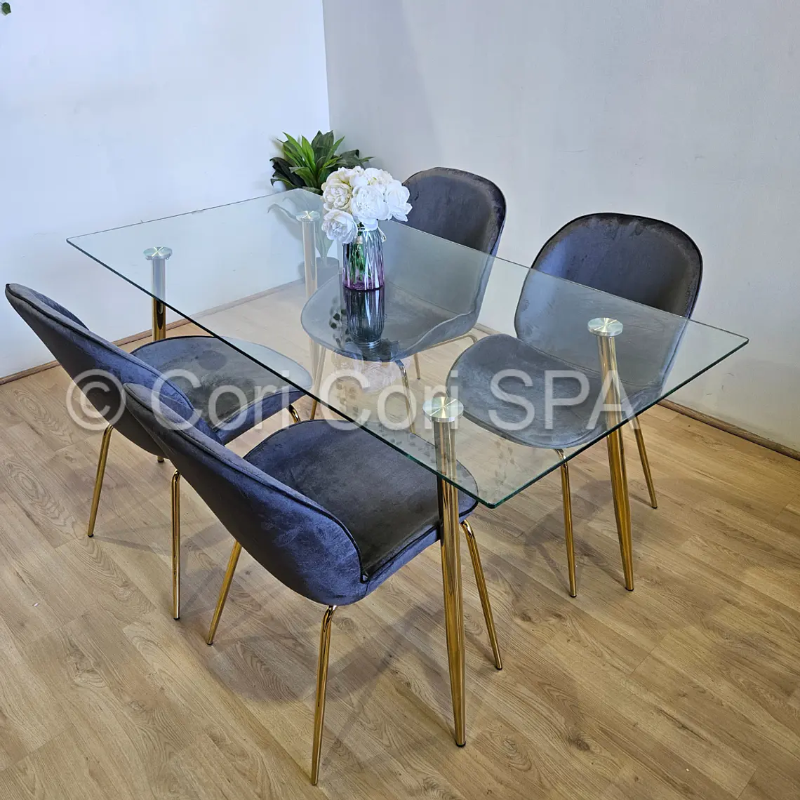 Comedor Rubi Gold 130x80cms + 4 Sillas Beetle 18