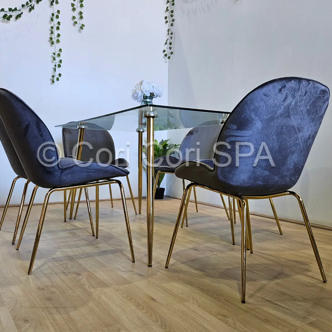 Comedor Rubi Gold 130x80cms + 4 Sillas Beetle 23