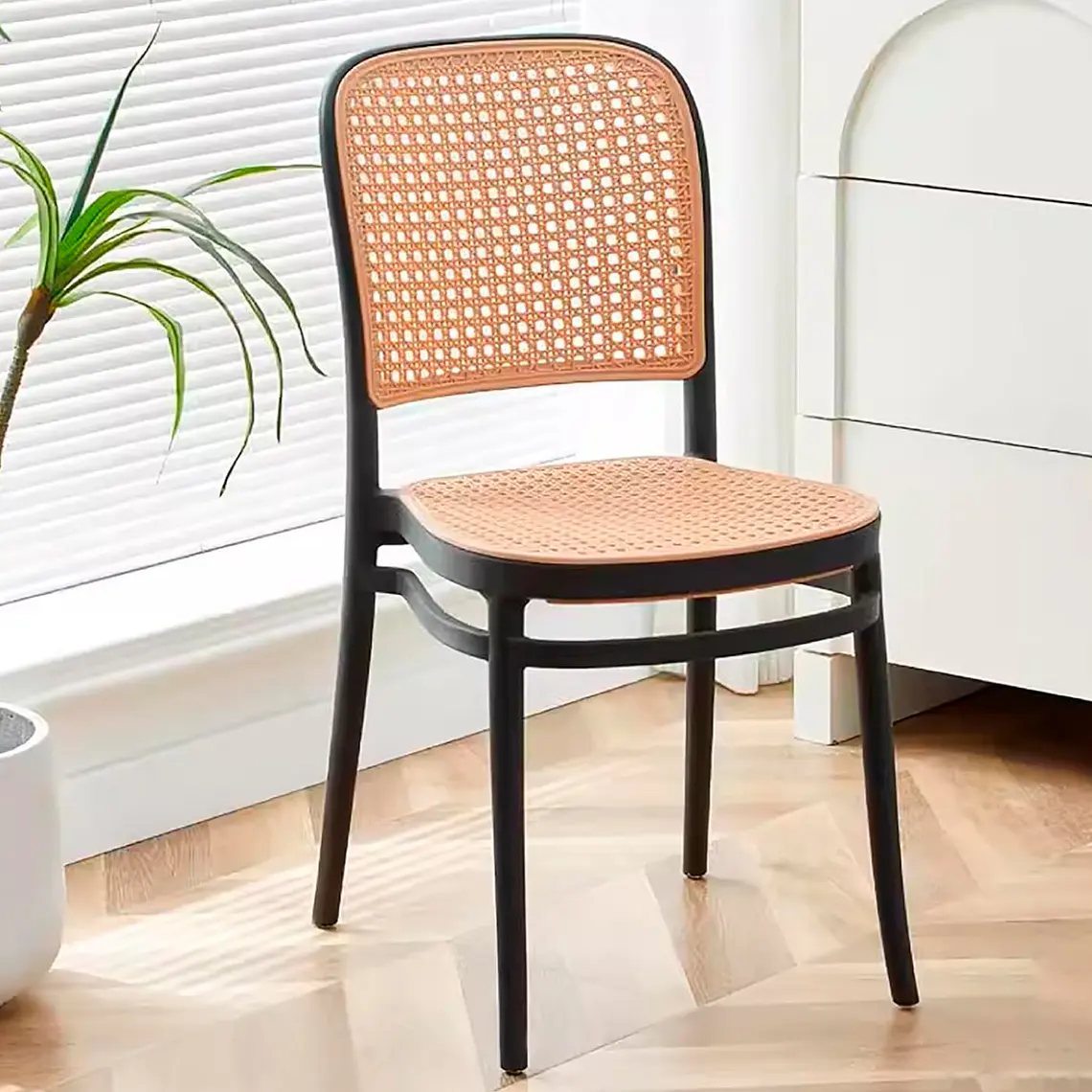 Silla Lombardia de Polipropileno 1