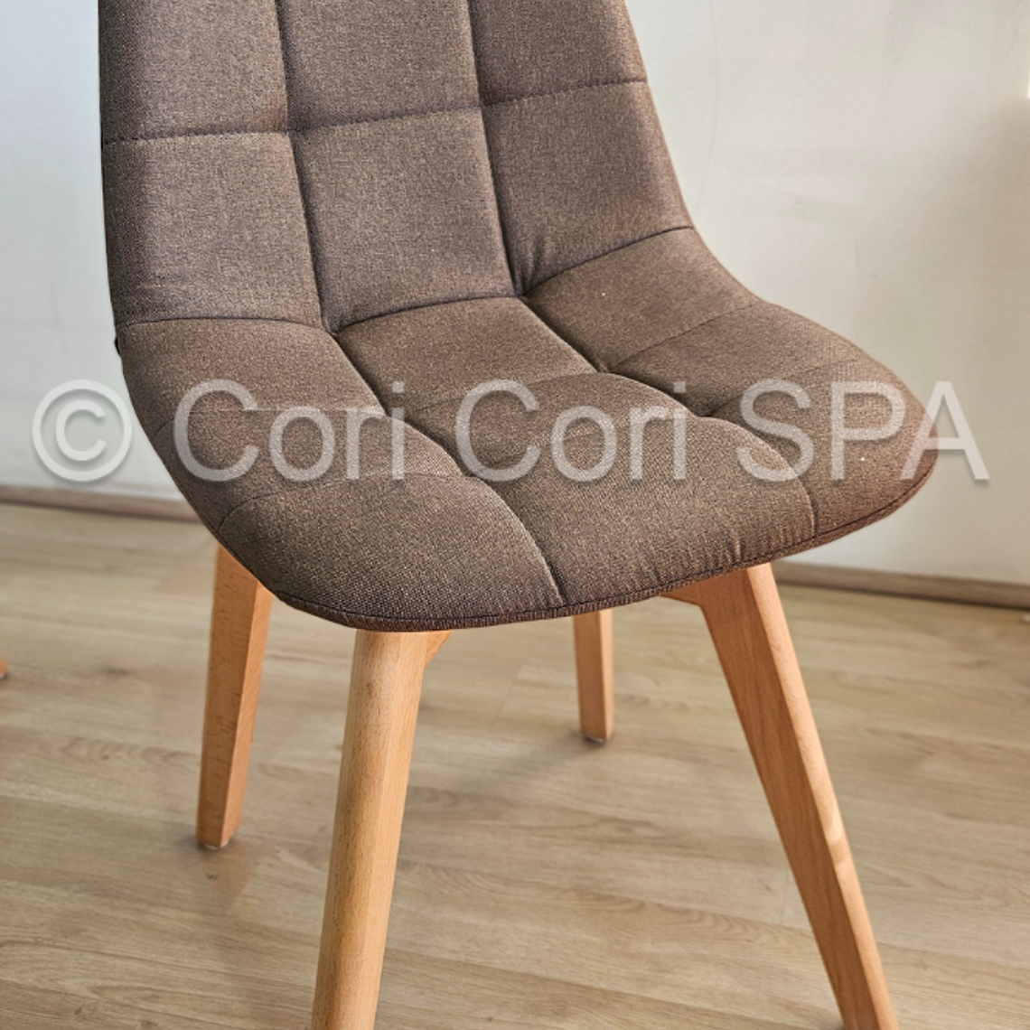 Comedor Rubi 120x80cms + 4 Sillas Capitonne Lino 9