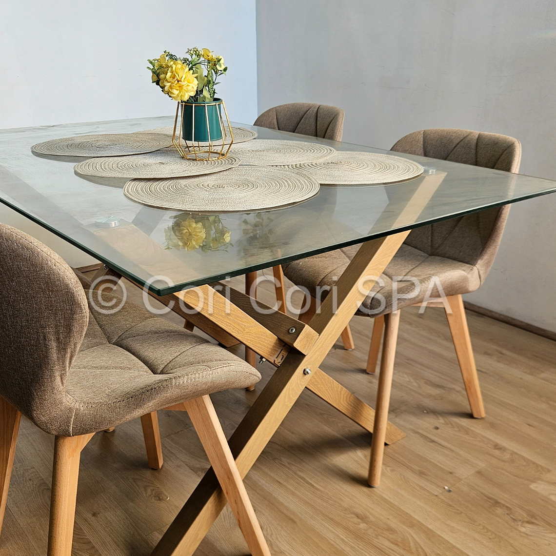 Comedor Medlock 140x90cms + 4 Sillas Mariposa Lino 4