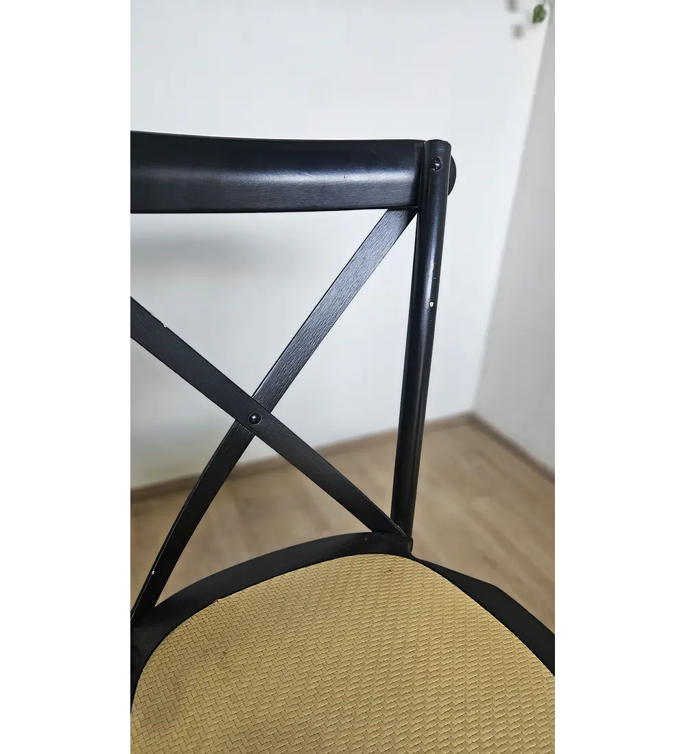 2da Mano.- Silla Crossback de Madera Negra