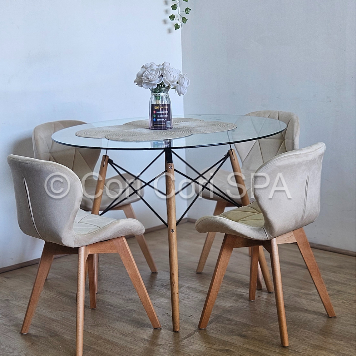 Comedor Mesa Eames Vidrio 80cms + 4 Sillas Mariposa Velvet 1
