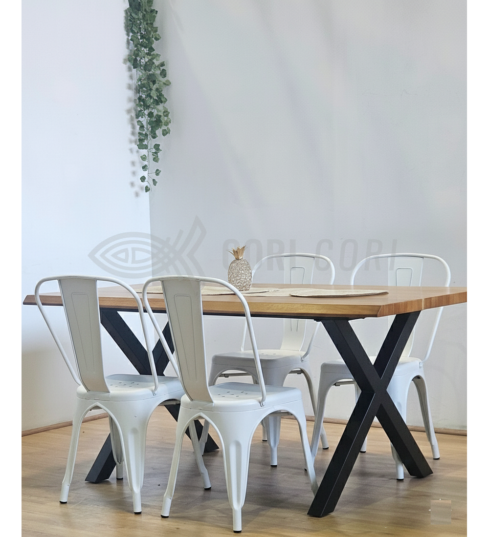 Juego de Comedor Medlock Rústica 160x90 cm + 4 Sillas Tolix Industriales