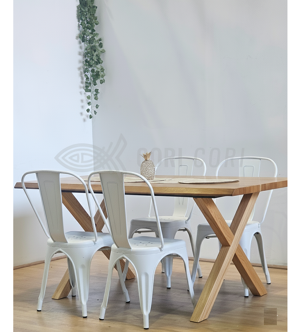 Juego de Comedor Medlock Rústica 160x90 cm + 4 Sillas Tolix Industriales