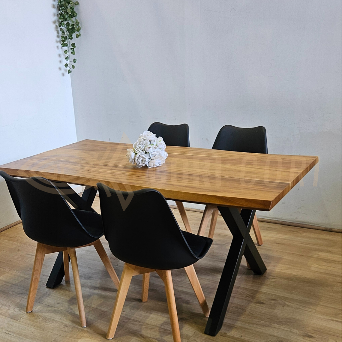 Juego de Comedor Medlock Rústica 160x90 cm + 4 Sillas Tulip 9