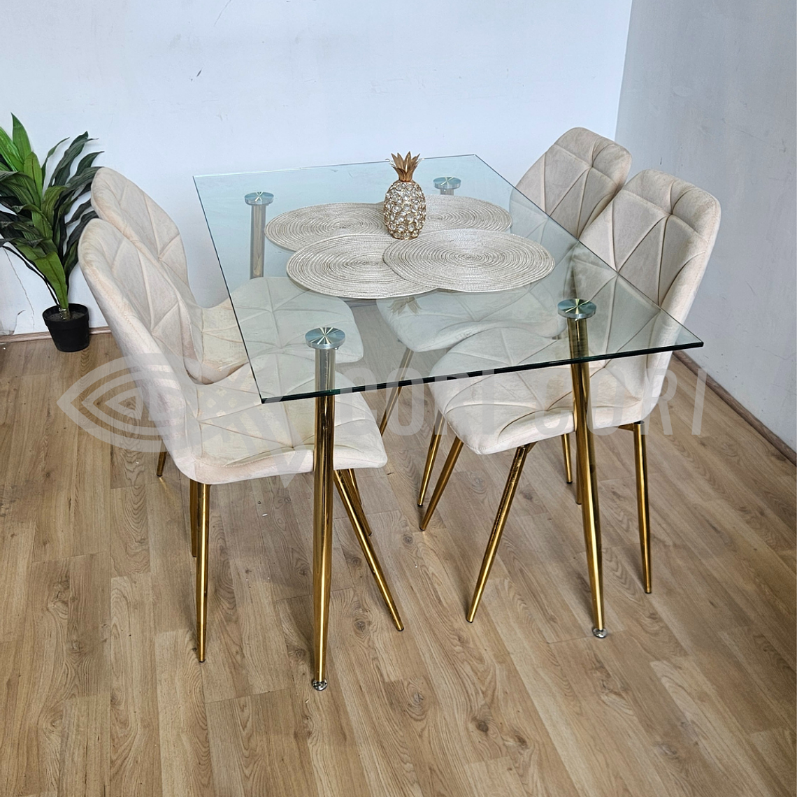 Comedor Rubi Gold 130 x80cms  + 4 Sillas Fiori Velvet Gold 6