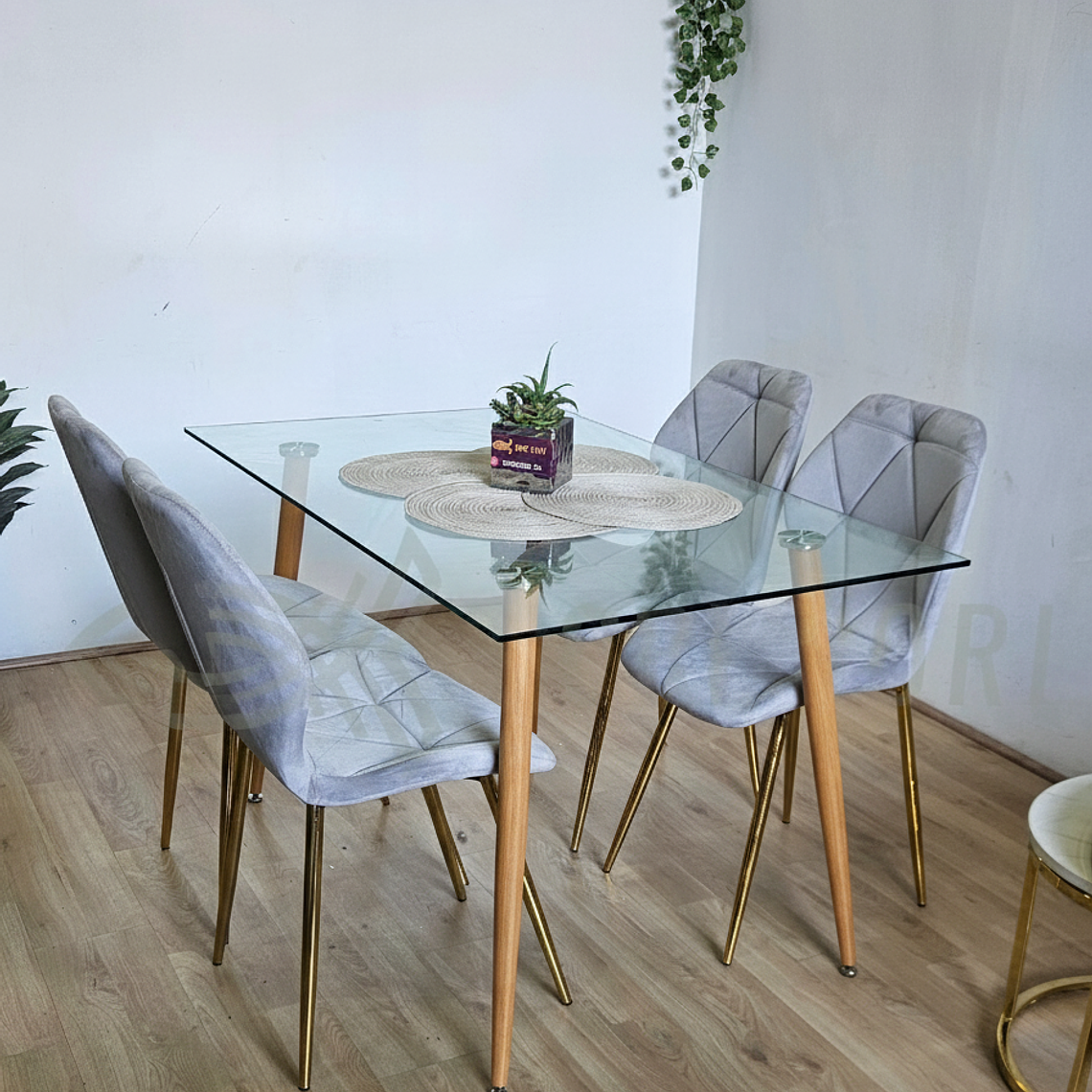 Comedor Rubi Gold 120 x80cms  + 4 Sillas Fiori Velvet Gold 1