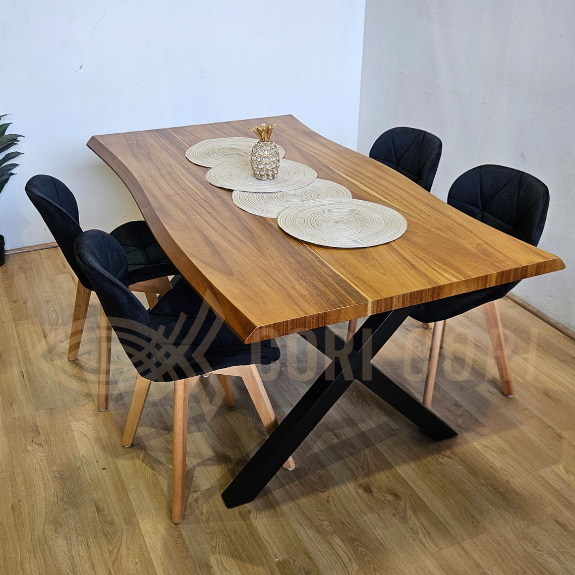 Juego de Comedor Medlock Rústica 160x90 cm + 4 Sillas Mariposa Velvet 12