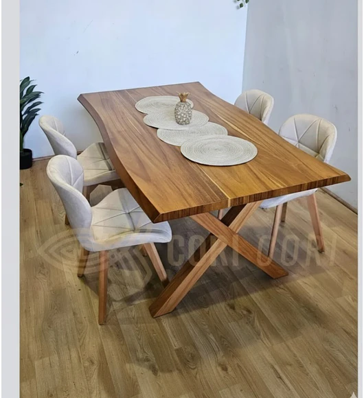 Juego de Comedor Medlock Rústica 160x90 cm + 4 Sillas Mariposa Velvet
