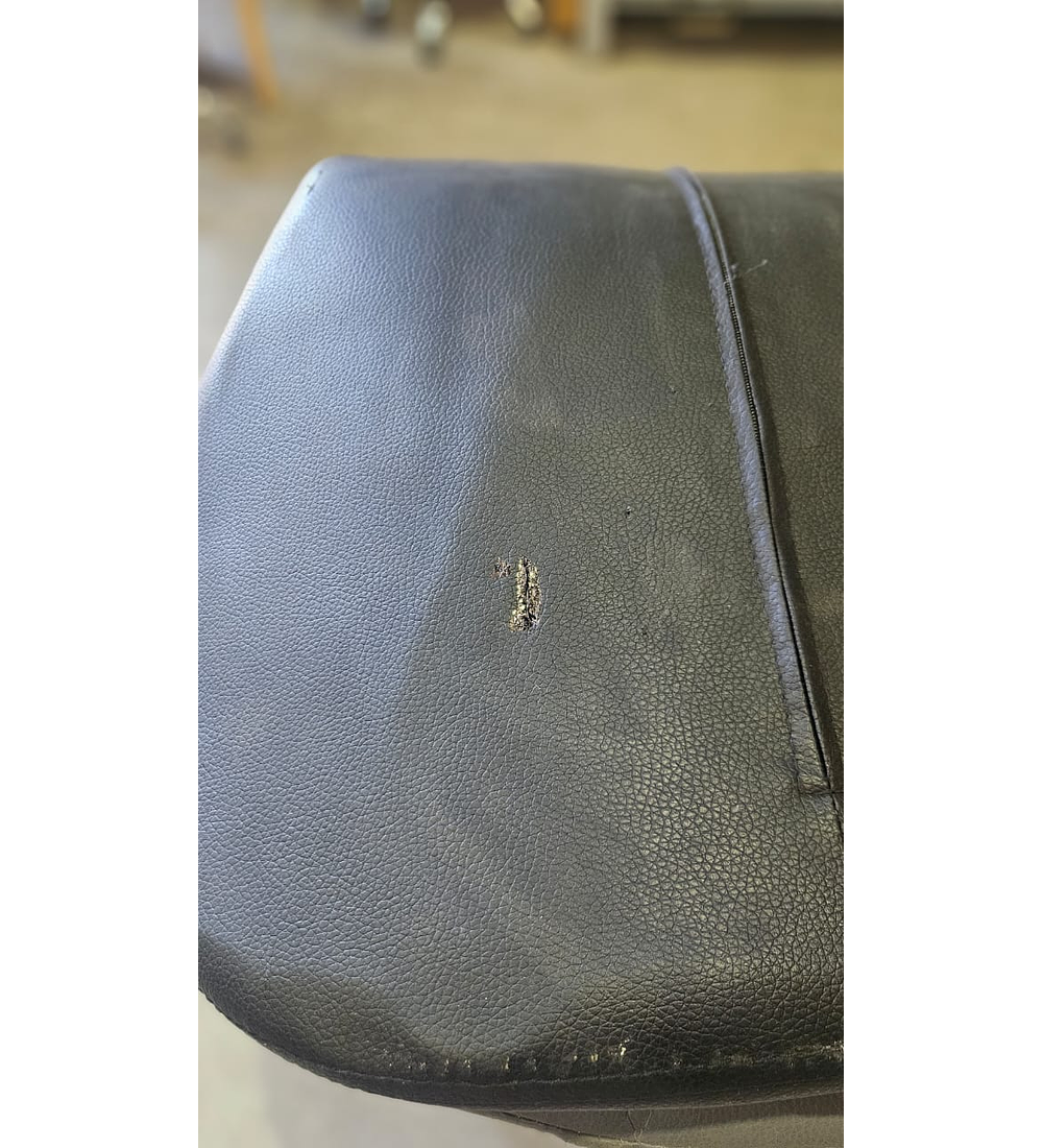 2da Seleccion.- Silla Eames Mariposa Ecocuero Negra