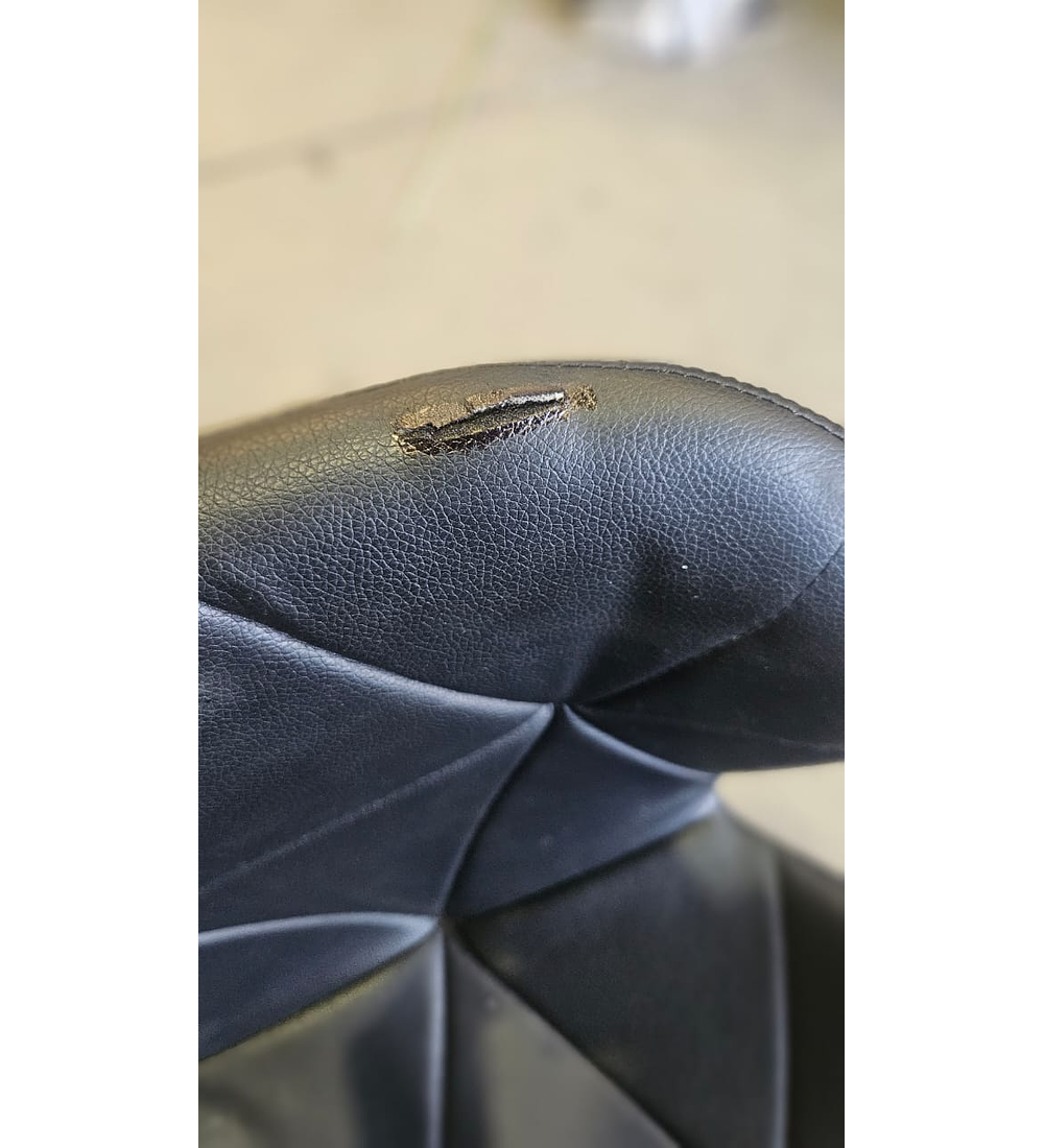 2da Seleccion.- Silla Eames Mariposa Ecocuero Negra