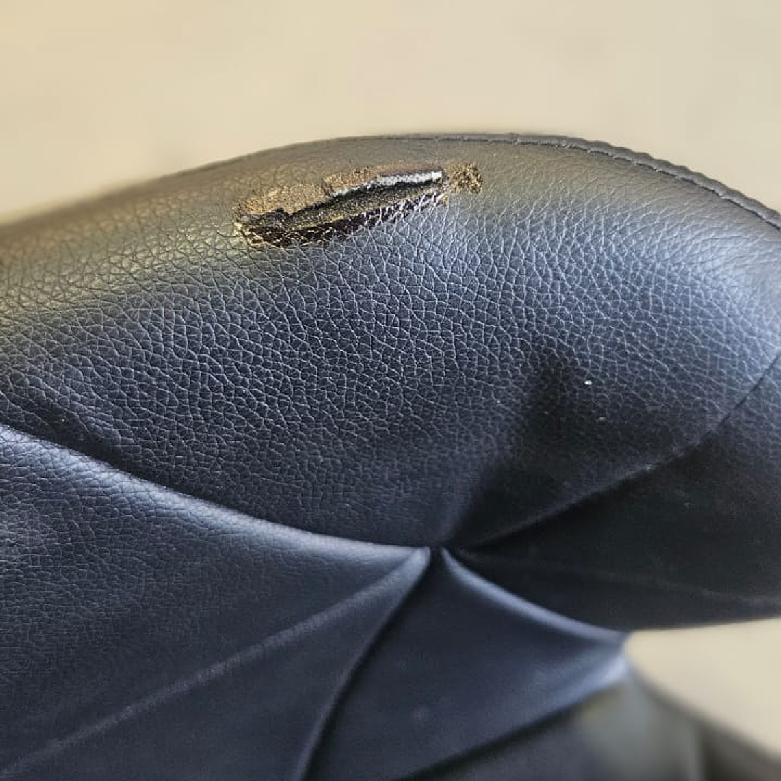 2da Seleccion.- Silla Eames Mariposa Ecocuero Negra 4