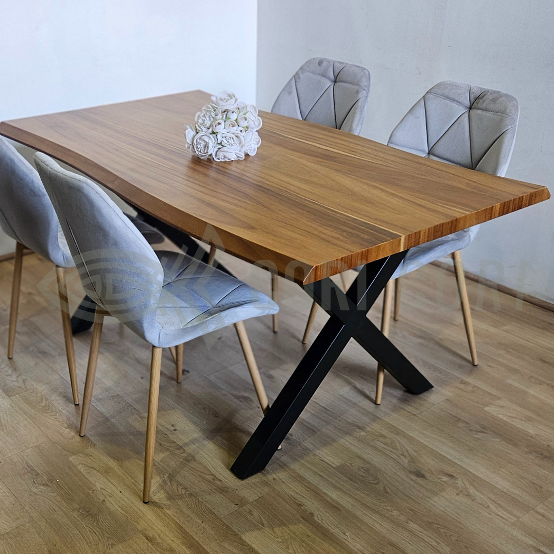 Juego de Comedor Medlock Rústica 160x90 cm + 4 Sillas Fiori Velvet wood 5