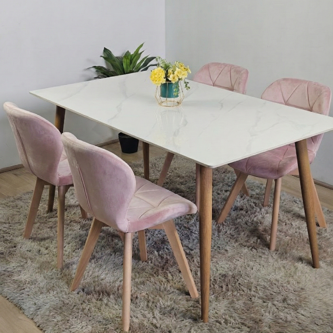 Comedor Mármol 120x80cm  + 4 Sillas Mariposa Velvet 9