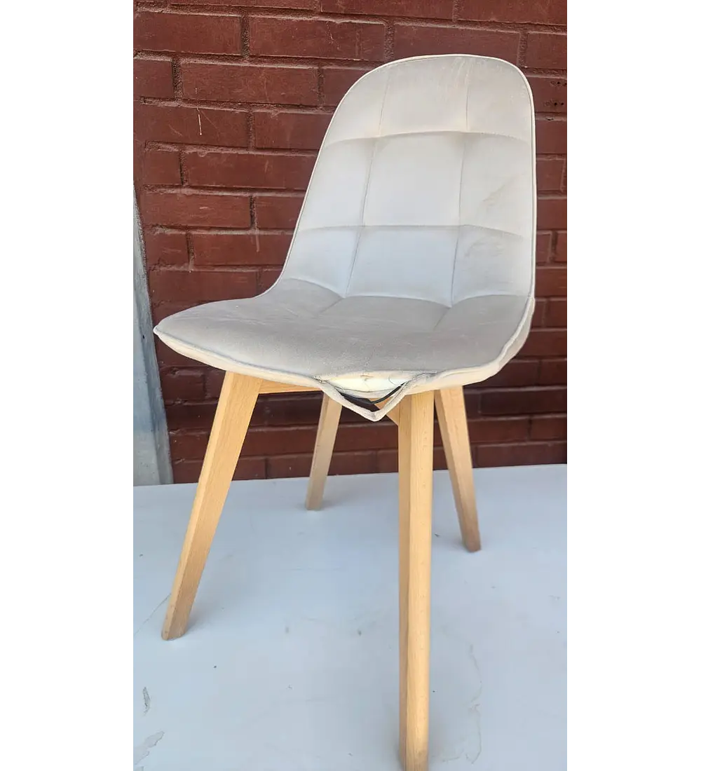 2da Seleccion.- Silla Capitonné Velvet Beige