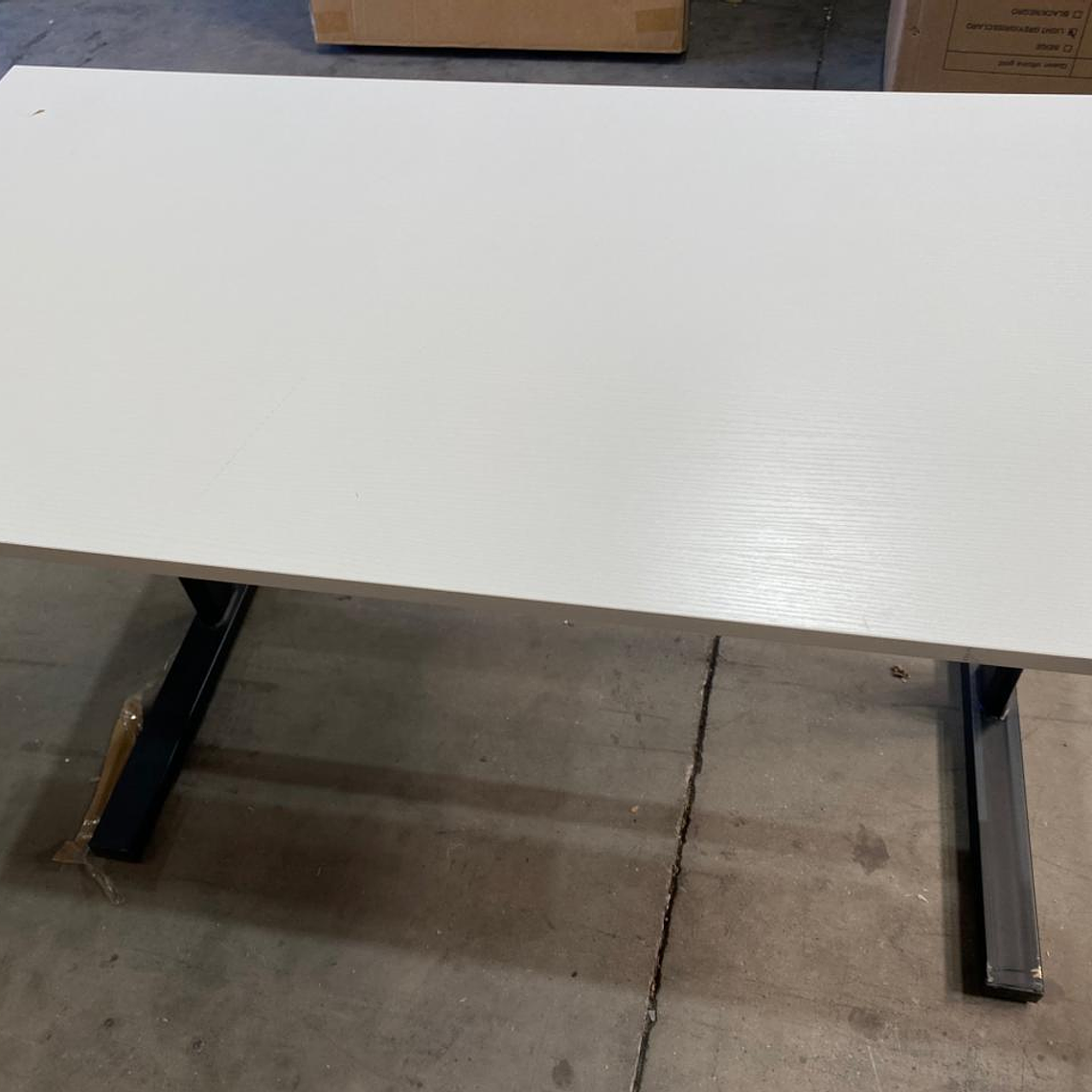 2da Mano.- Escritorio de Trabajo con Altura Regulable Standing desk - Blanco 5